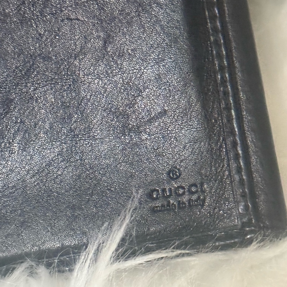 Vintage Gucci Black Leather Waist wallet with Gold Emblem - Picture 5 of 17